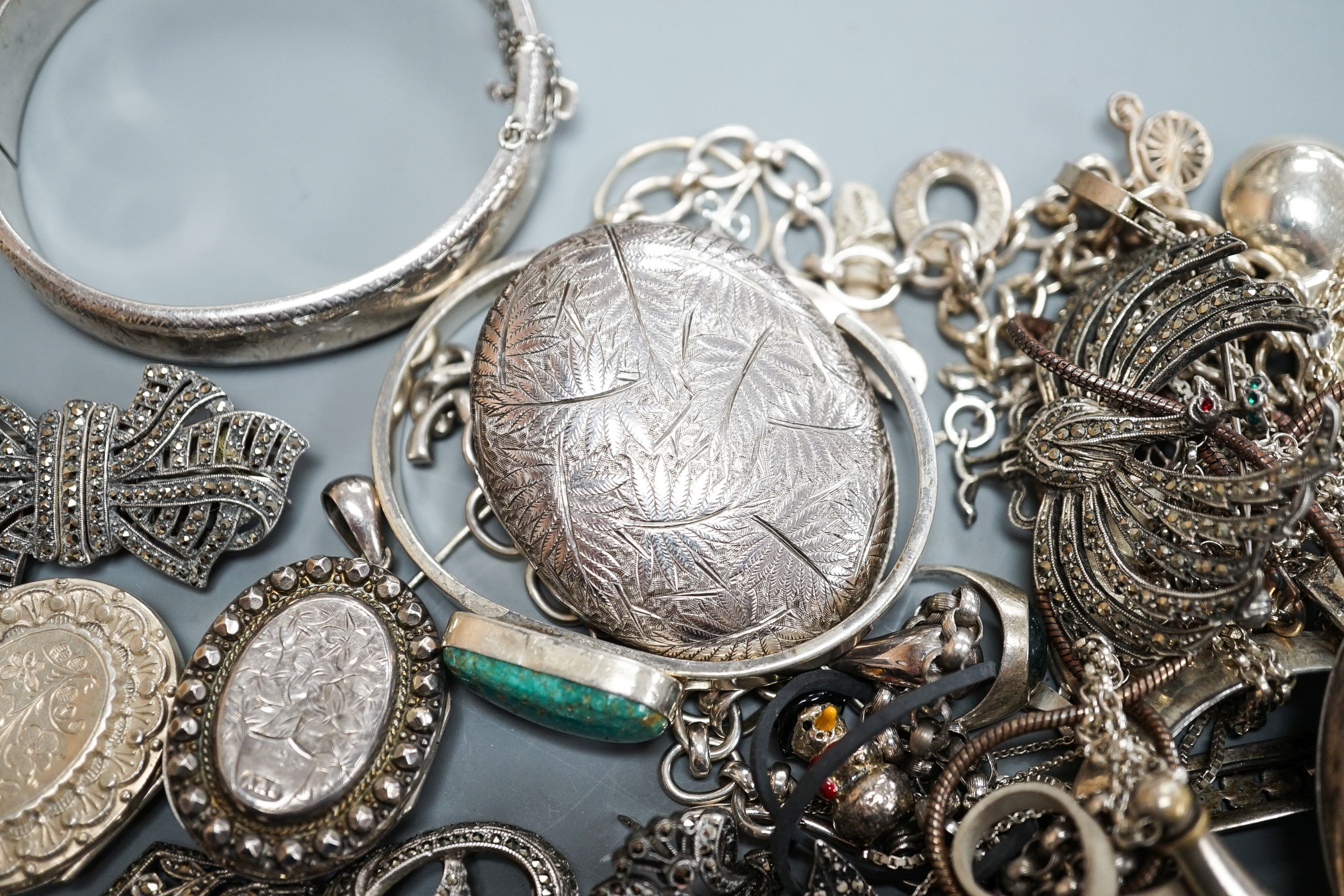 A mixed quantity of assorted silver and white metal jewellery including costume and a silver and enamel compact.